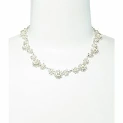 Brand new 🎉 Cezanne Daisy Faux-Pearl & Rhinestone Necklace Silver 🌟